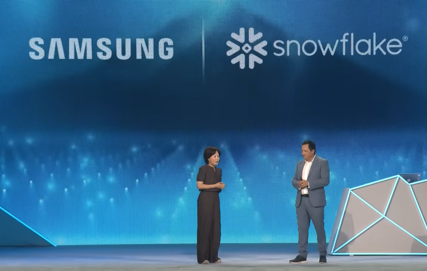 Jung Suh, Head of Digital Commerce at Samsung, on stage with Christian Kleinerman at the Snowflake Summit 2026